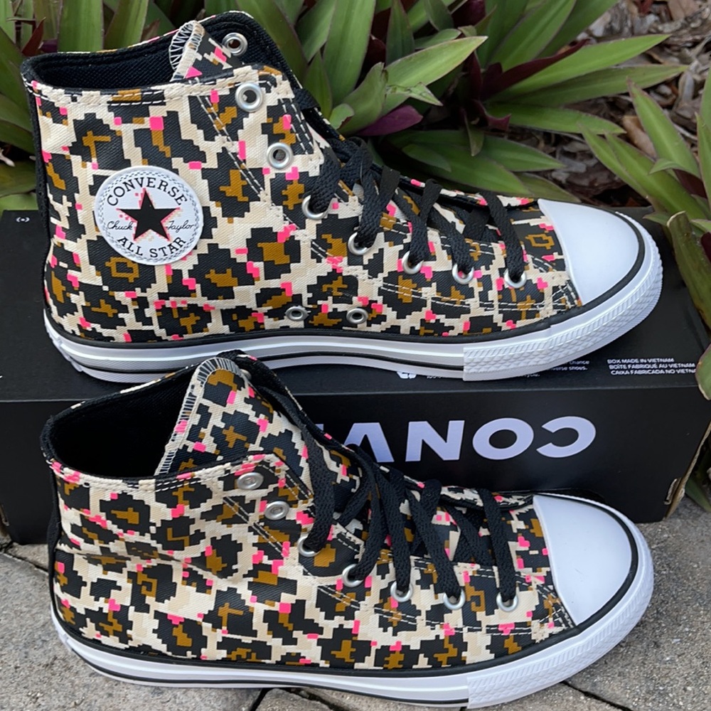CONVERSE CTAS HI WMNS - Picture 3 of 16